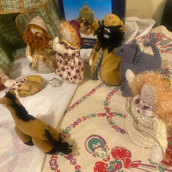 Vintage cloth nativity scene - Picture 3 of 12